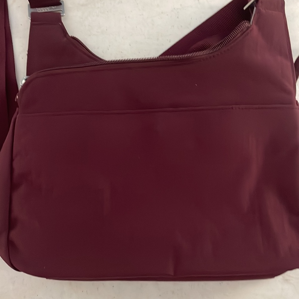 Baggallini Cross Over Cross Body - Picture 5 of 5